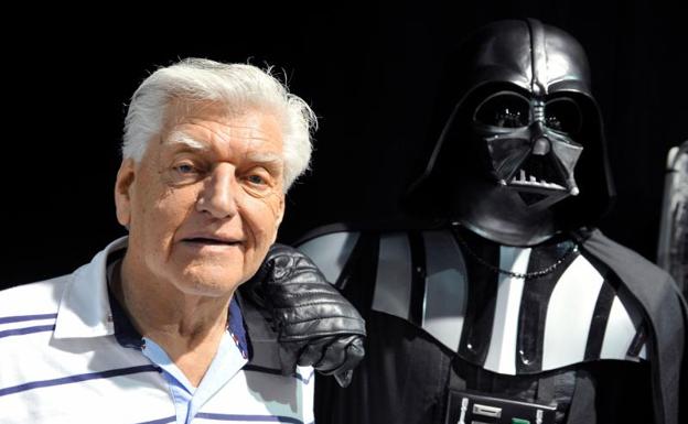 Dave Prowse. 