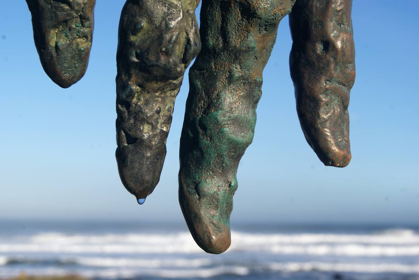 Estas cien imágenes son una selección de las fotografías captadas por los asturianos a lo largo de este año y que optaron a formar parte del calendario 'Escenas de Asturias', el concurso convocado por EL COMERCIO con el patrocinio del grupo El Gaitero. 