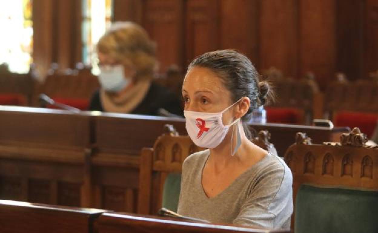 La consejera de Derechos Sociales y Bienestar, Melania Álvarez, durante su intervención en la Junta General.