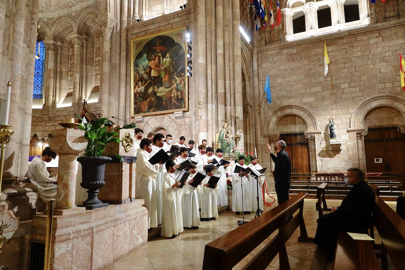 El Real Sitio inaugura las fiestas con un concierto de la Escolanía y la apertura del belén monumental