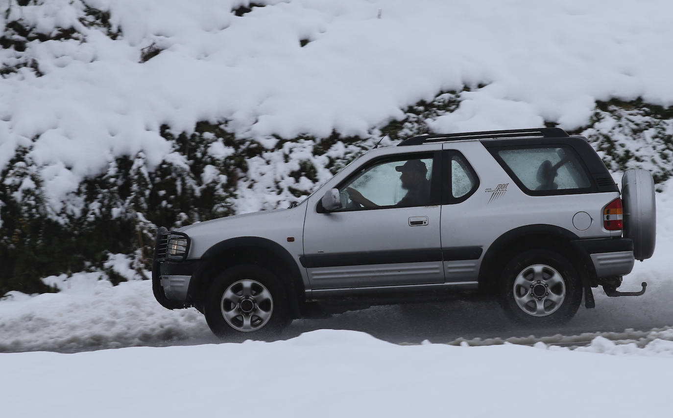 Copiosas nevadas, fuertes rachas de viento y oleaje en la primera borrasca invernal