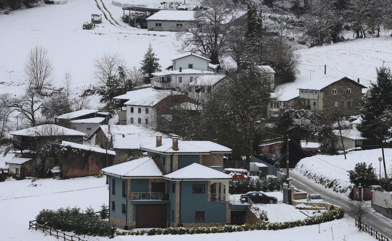 Copiosas nevadas, fuertes rachas de viento y oleaje en la primera borrasca invernal