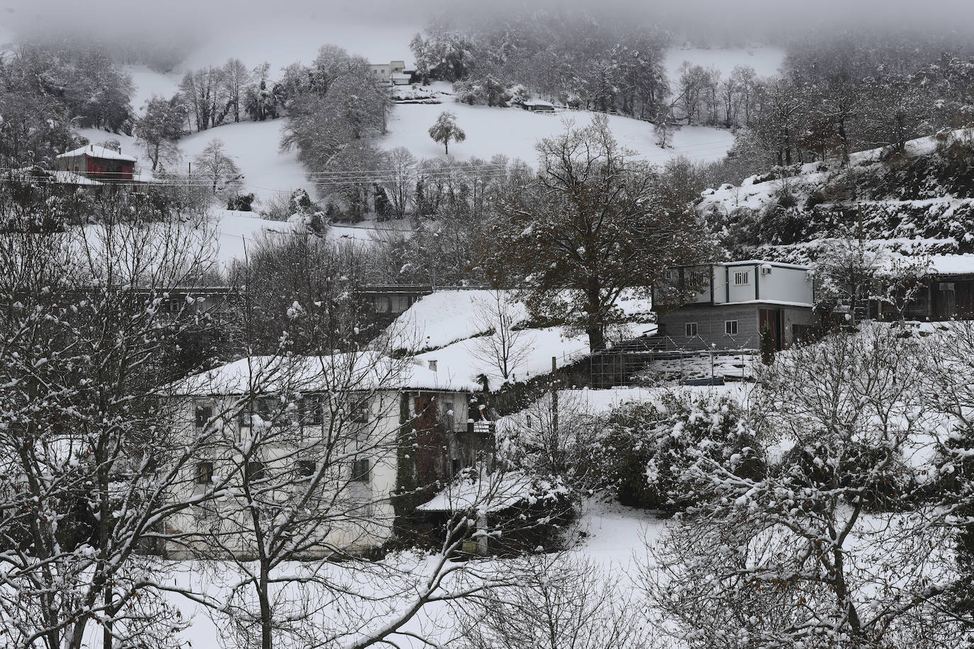 El primer temporal de invierno de la temporada ha dejado increíbles estampas.