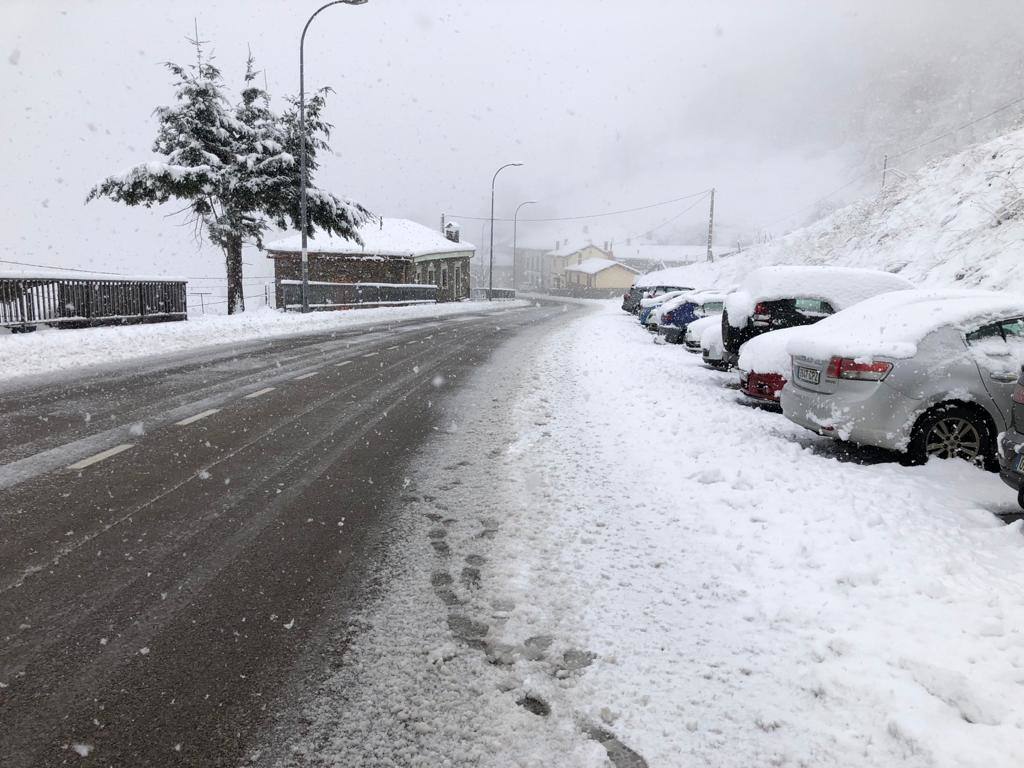 Copiosas nevadas, fuertes rachas de viento y oleaje en la primera borrasca invernal