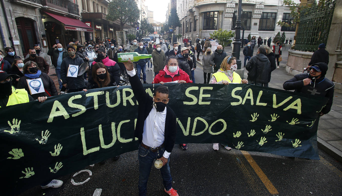 Más de doscientos empresarios de toda la región exigen ante la Junta la «reapertura viable» de los locales y no «un nuevo cierre encubierto»