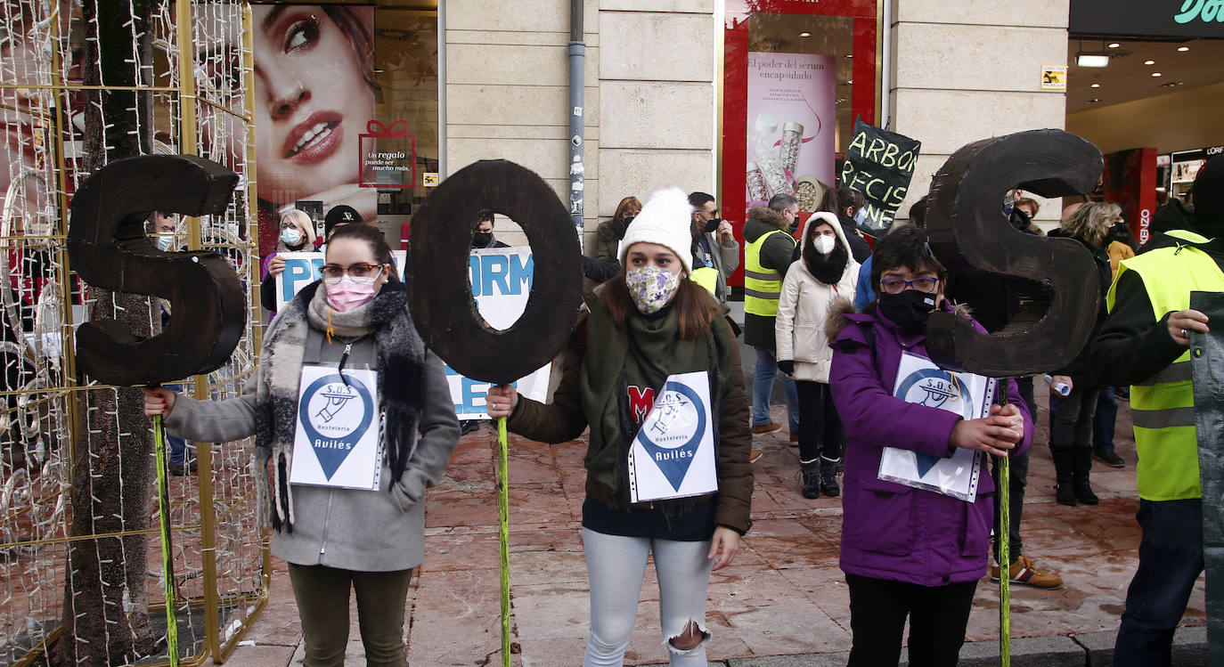 Más de doscientos empresarios de toda la región exigen ante la Junta la «reapertura viable» de los locales y no «un nuevo cierre encubierto»