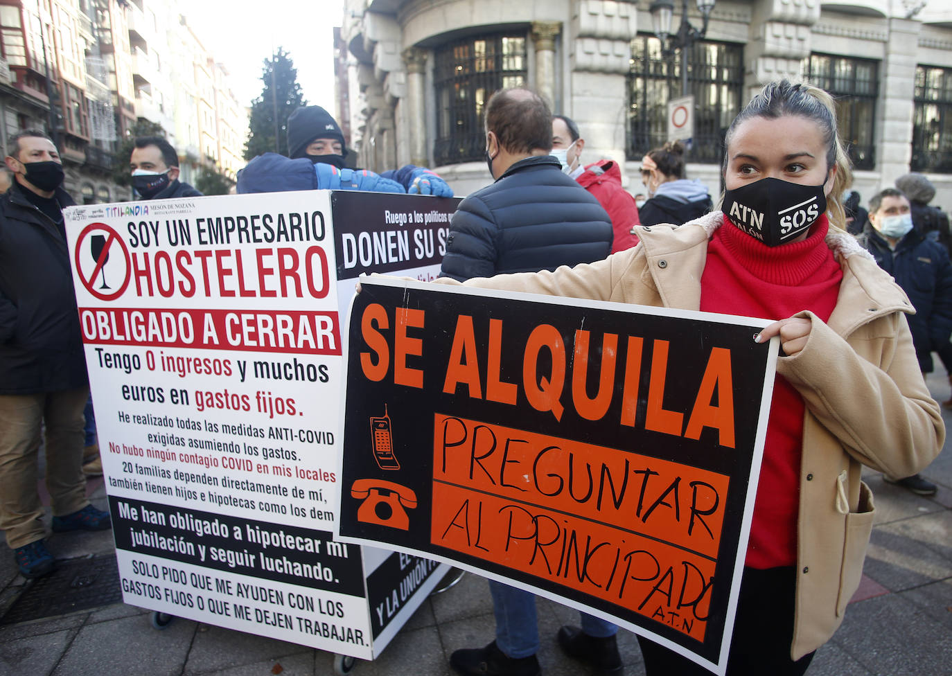 Más de doscientos empresarios de toda la región exigen ante la Junta la «reapertura viable» de los locales y no «un nuevo cierre encubierto»