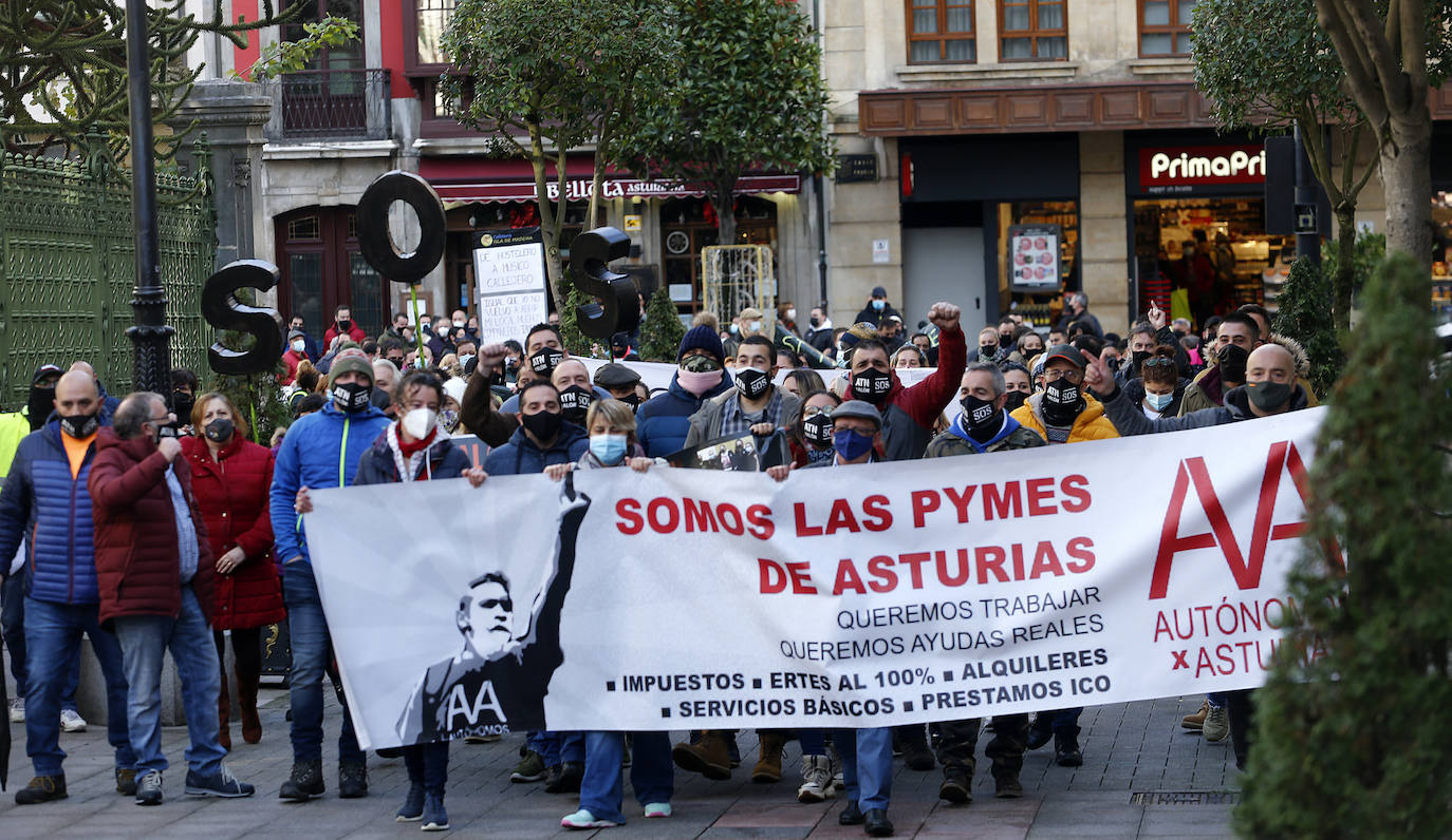 Más de doscientos empresarios de toda la región exigen ante la Junta la «reapertura viable» de los locales y no «un nuevo cierre encubierto»