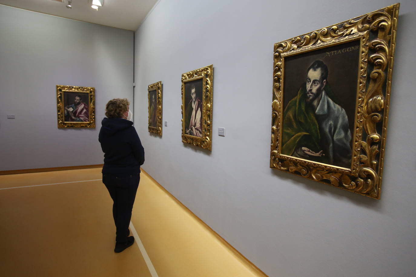 Tras más de un mes cerradas, las salas empiezan a recibir a cuentagotas a sus primeros visitantes 