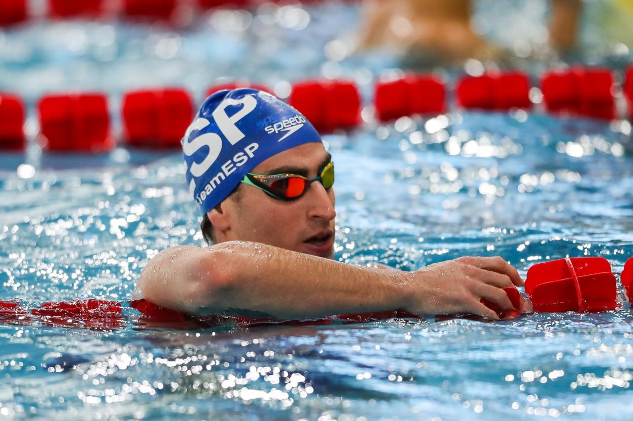 César Castro, con el gorro de la Selección Española, al término de una prueba del Trofeo Castalia, celebrado este fin de semana en Castellón. 