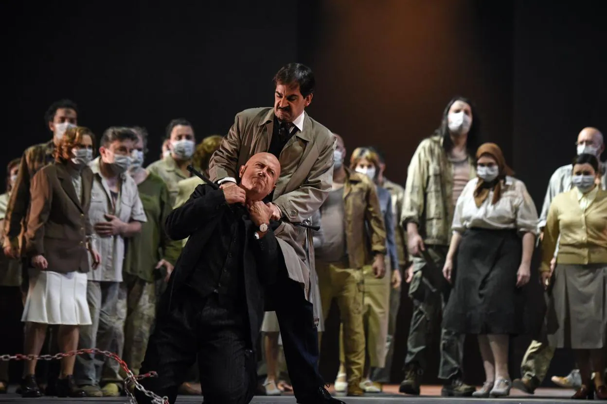 Un momento de la representación de la ópera 'Fidelio', que ayer pudo estrenarse finalmente en el Teatro Campoamor. 