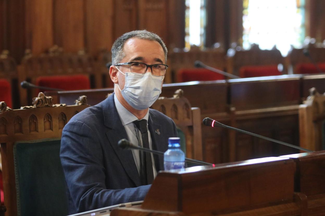 El consejero de Salud, durante su comparecencia. 