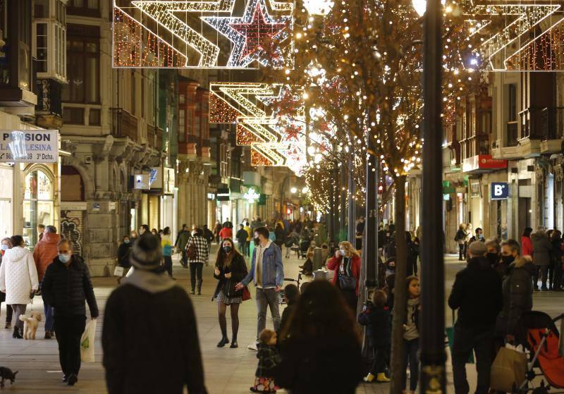 Barbón, ante las imágenes de las calles de Asturias: «Los excesos de diciembre serán la tragedia de enero»