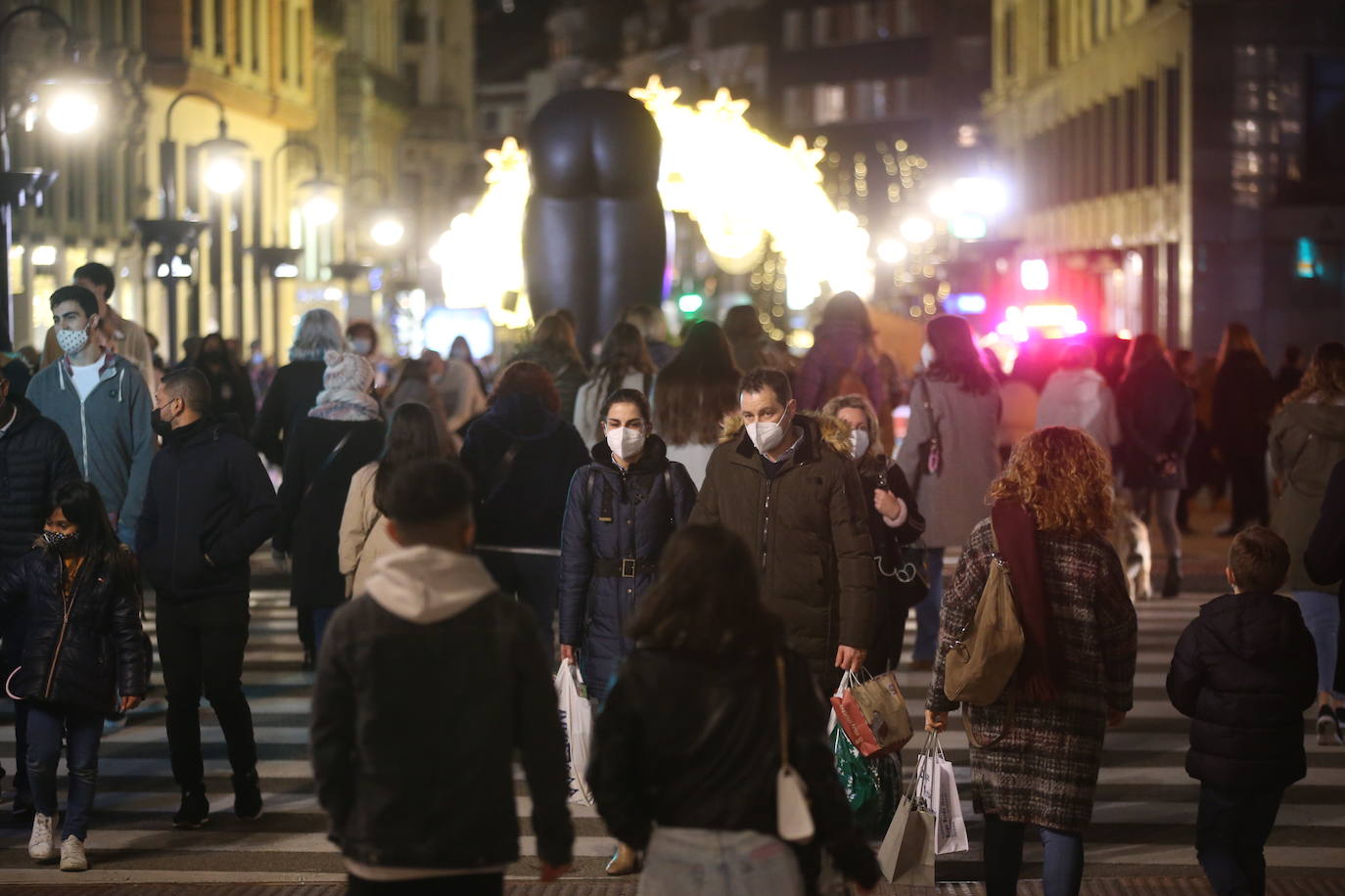Barbón, ante las imágenes de las calles de Asturias: «Los excesos de diciembre serán la tragedia de enero»