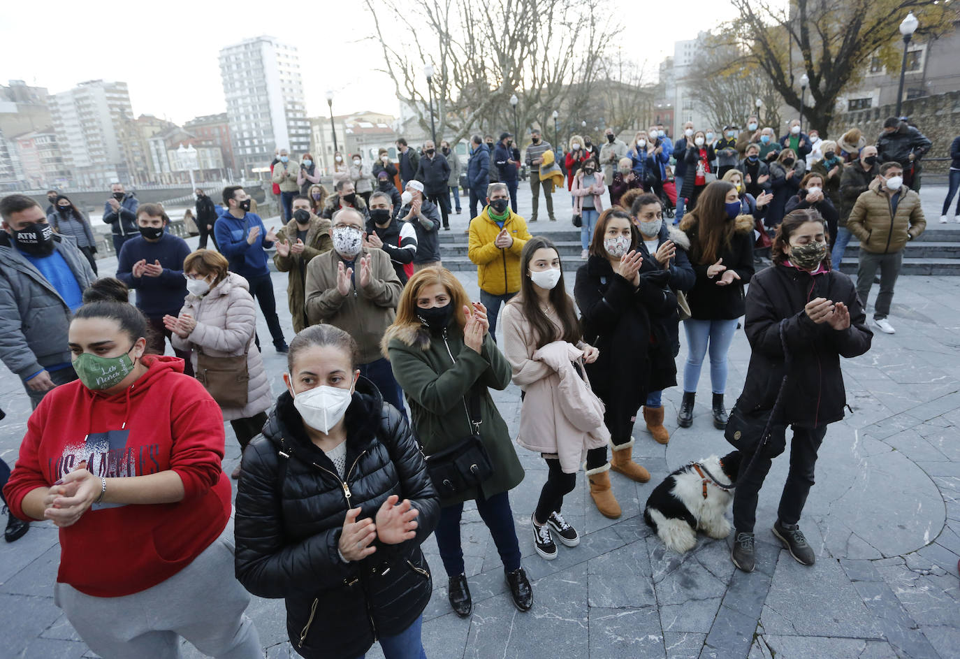 Ocho días permanecieron encerrados en la iglesia de San Pedro los cinco hosteleros de Asturias Suma que reclamaban la reapertura inmediata del sector