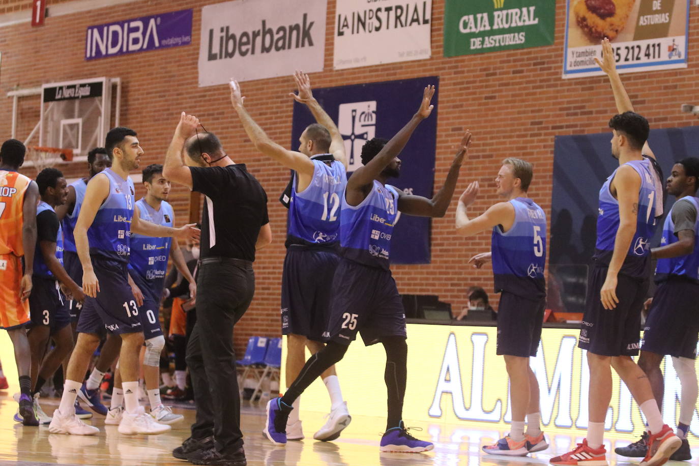 Una mejora en defensa en el último cuarto permitió a los azules despedirse de Pumarín por este 2020 con el cuarto triunfo del año