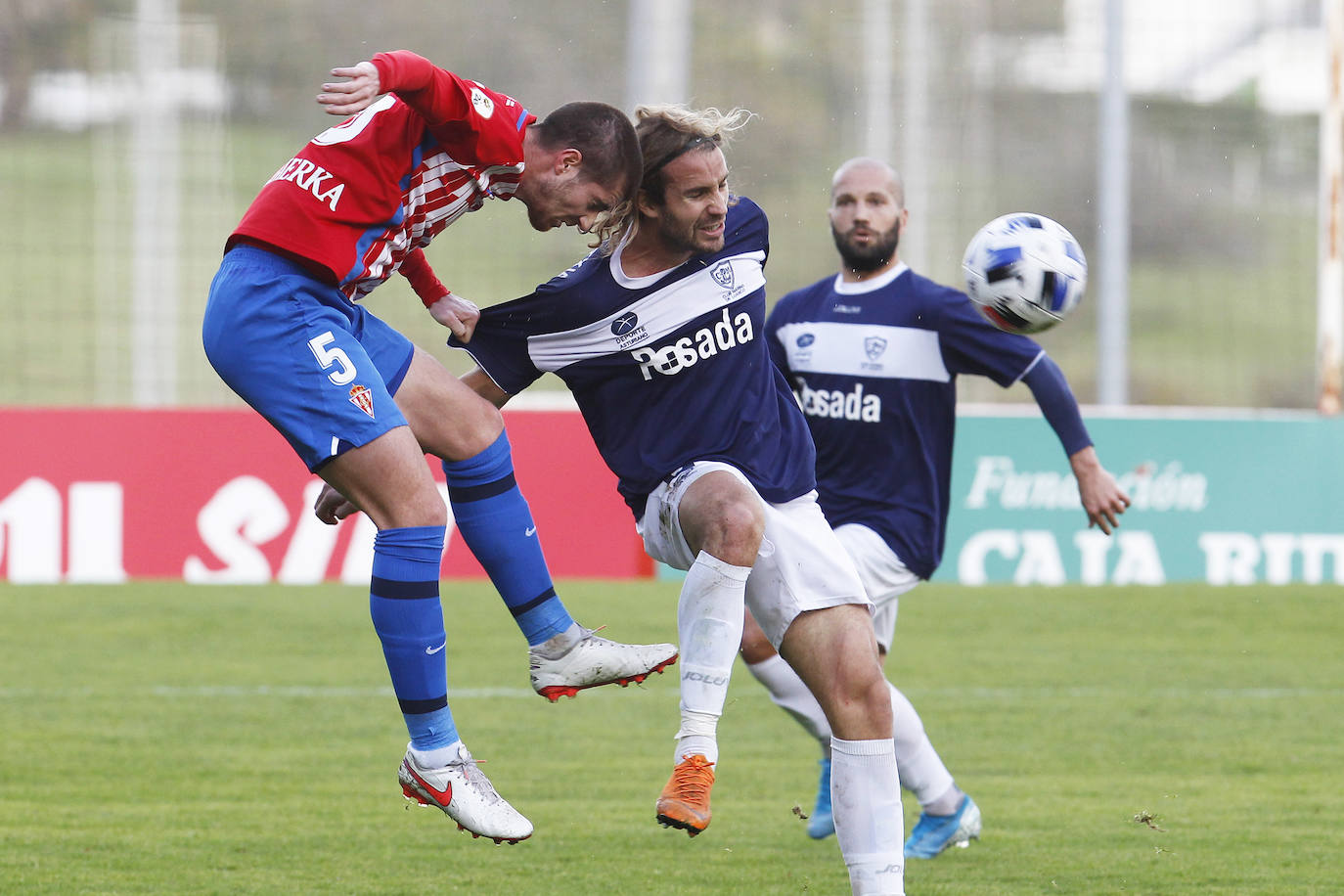 Los rojiblancos no pudieron culminar su remontada en un duelo de ritmo ascendente en el que los luanquinos golpearon primero a balón parado