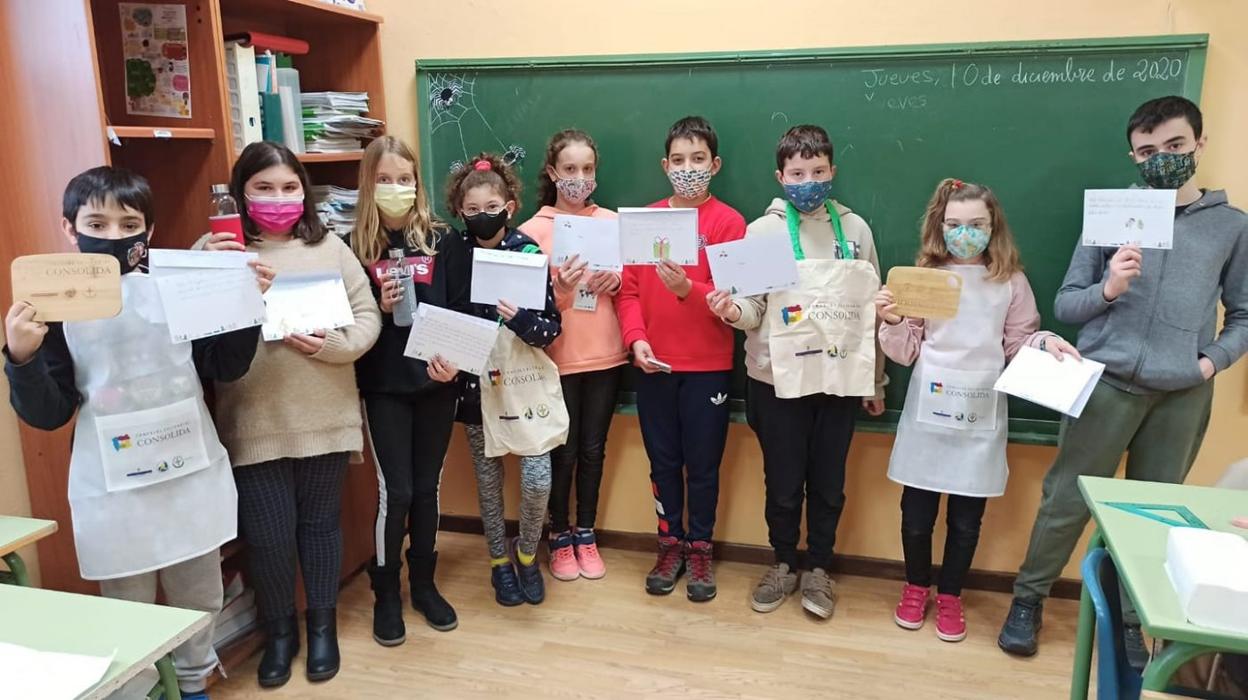 Alumnos del colegio de Valdepares, en El Franco. 