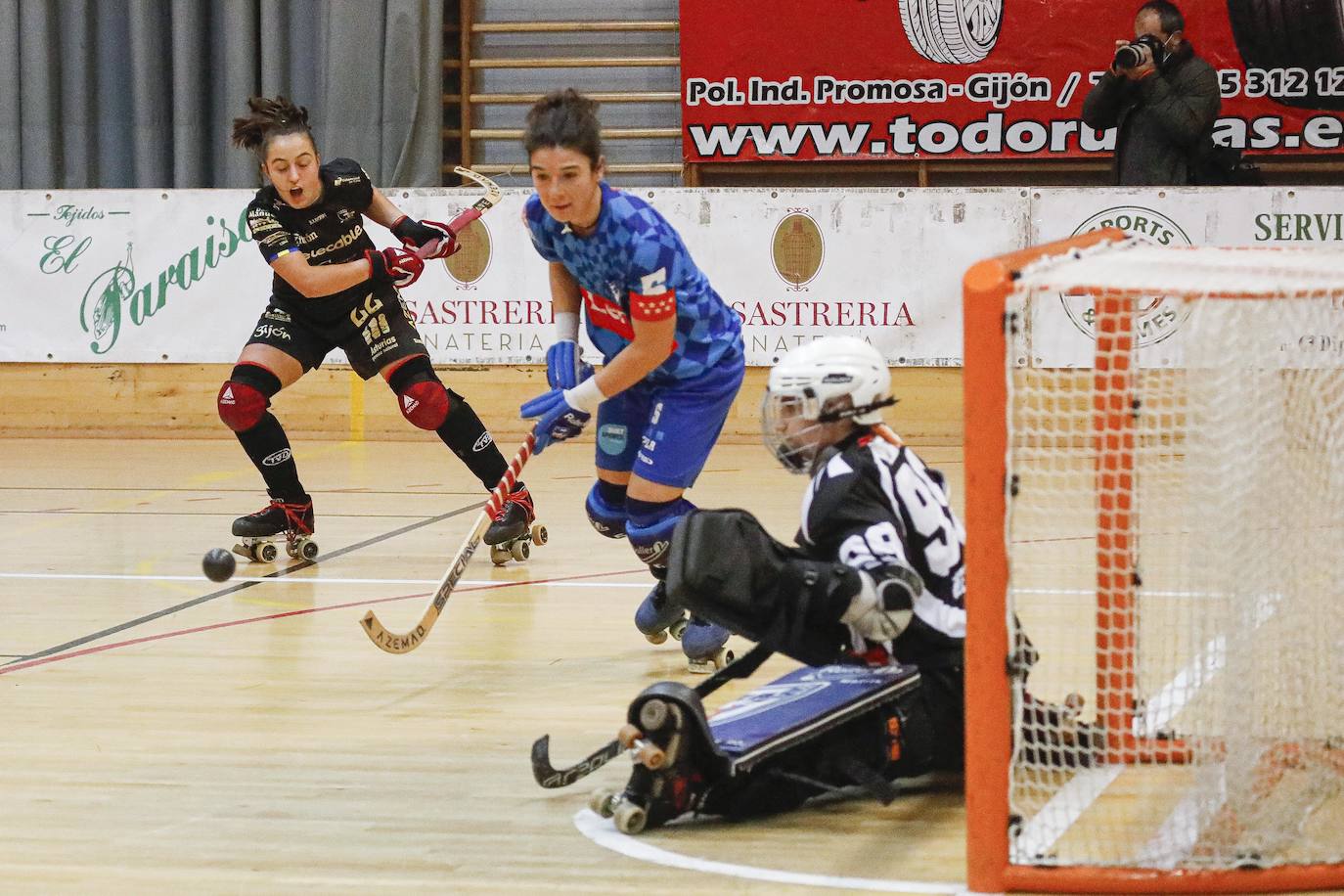 Las de Fernando Sierra suman ante Las Rozas su tercera victoria seguida, en la que destacó los tres tantos de María Sanjurjo