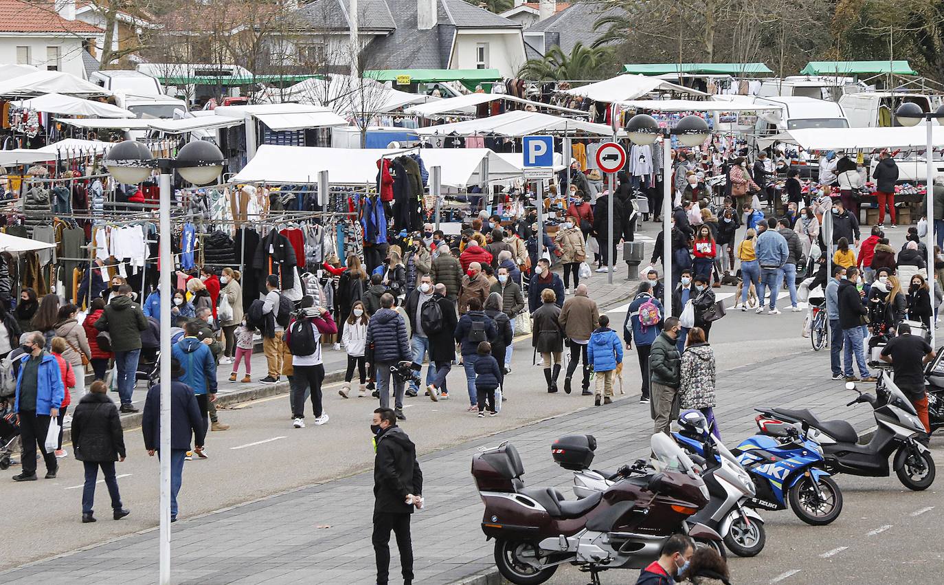 Fotos: Calles a rebosar en Gijón y Oviedo