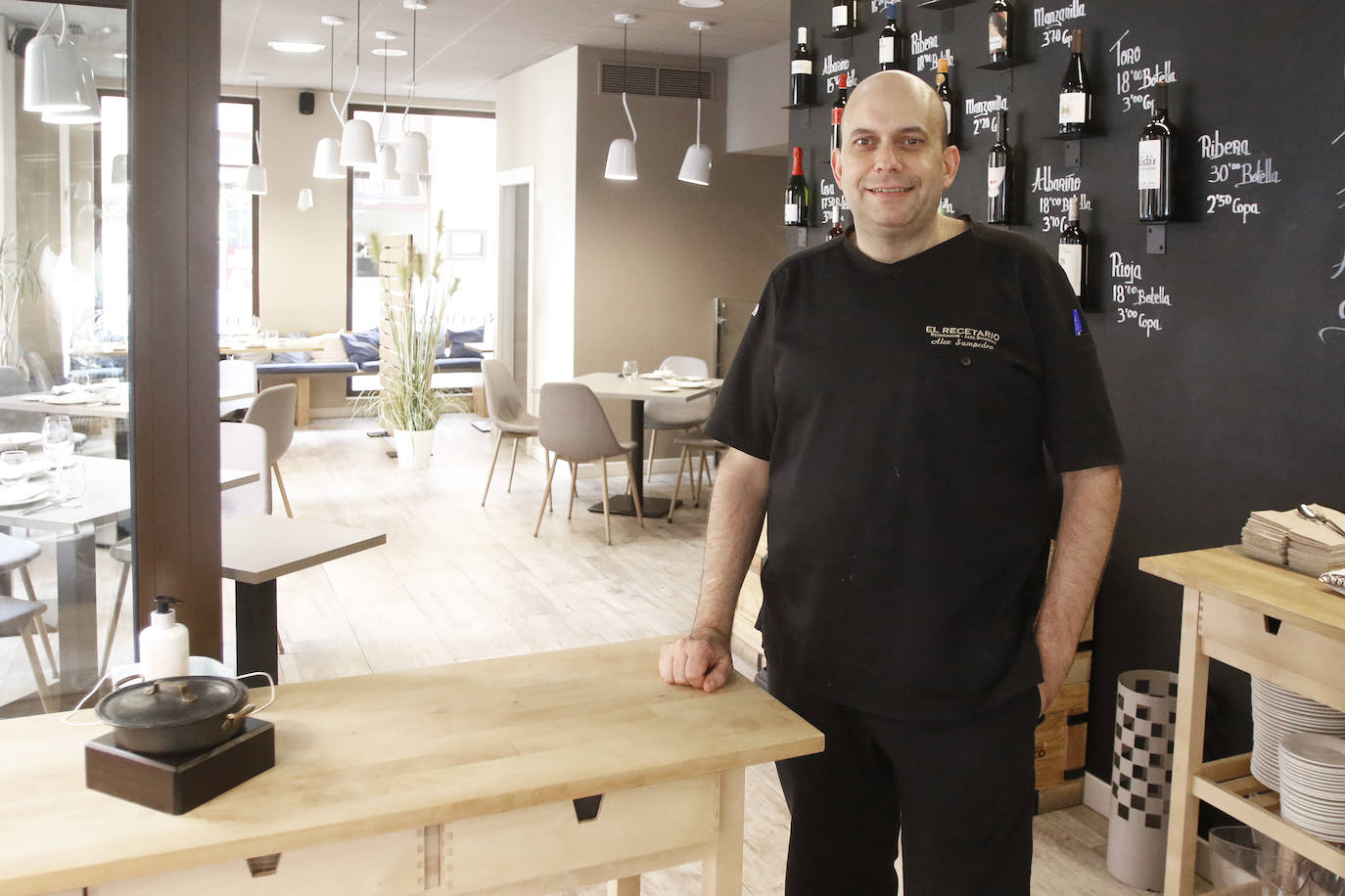 Bib Gourmand. Álex Sampedro, de El Recetario, en Gijón