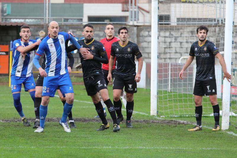 Los blanquiazules han perdido contra el Caudal en el Ramón Suárez Puerta, en un encuentro en el que el único gol fue marcado desde los 11 metros. 