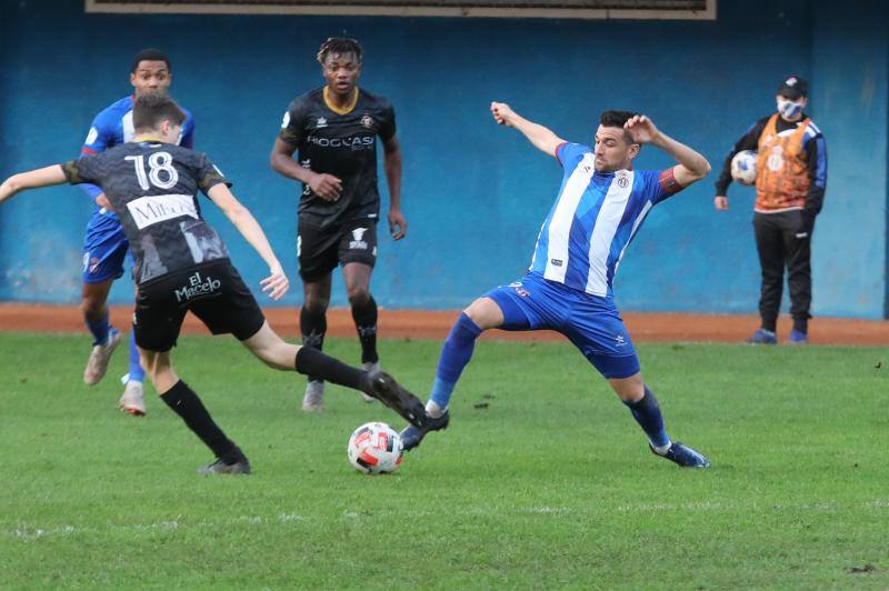 Los blanquiazules han perdido contra el Caudal en el Ramón Suárez Puerta, en un encuentro en el que el único gol fue marcado desde los 11 metros. 