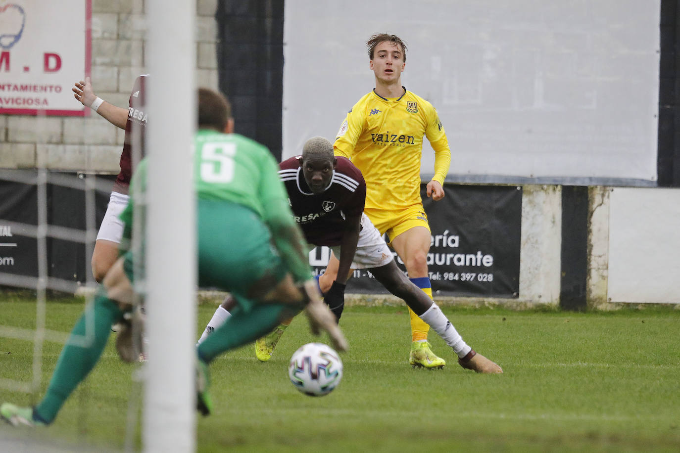 El Lealtad recibió en Les Caleyes al Alcorcón, en la primera eliminatoria de la Copa del Rey