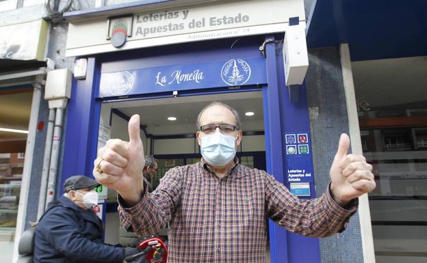 Vendidos 10 décimos del número 28674 en la administración de la Avenida Constitución, en Gijón.