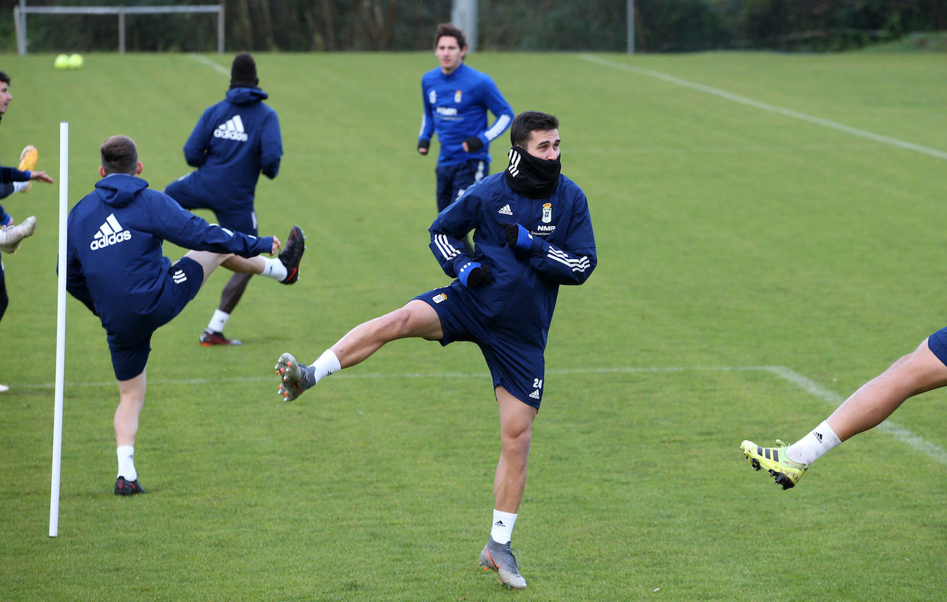 Tras el parón navideño, los azules han vuelto a entrenar este lunes con las ausencias de Édgar y Borja Sánchez (ambos por haber dado positivo por coronavirus) y de Brazao, con el permiso del club para no incorporarse aún. 