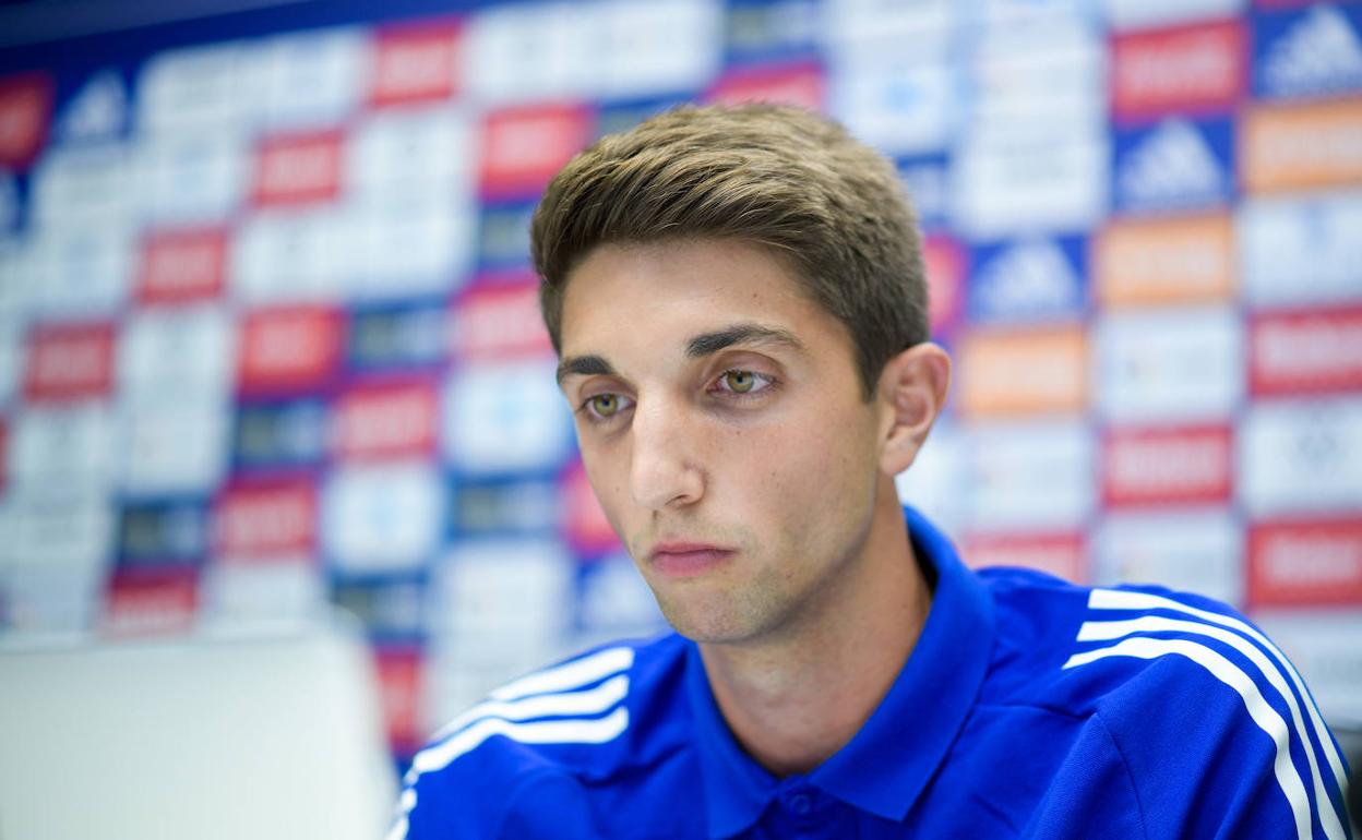 Édgar González, en una rueda de prensa con el Real Oviedo 