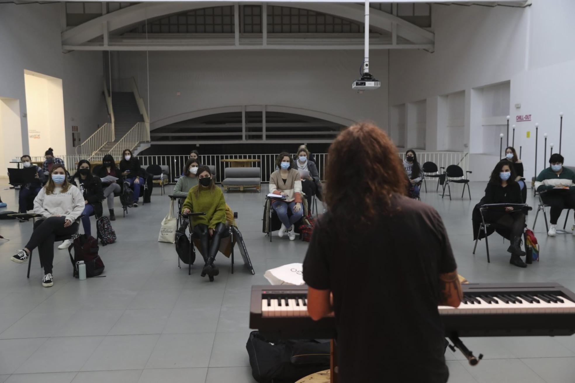 t El Coro Joven de Gijón, en Laboral Centro de Arte. 