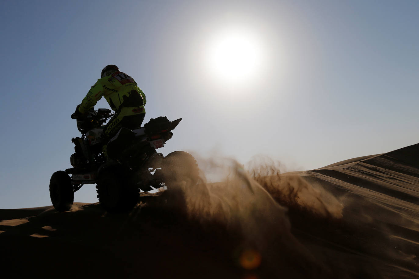 Las imágenes que han dejado las primeras etapas del Rally Dakar, espectáculo y belleza en el desierto de Arabia