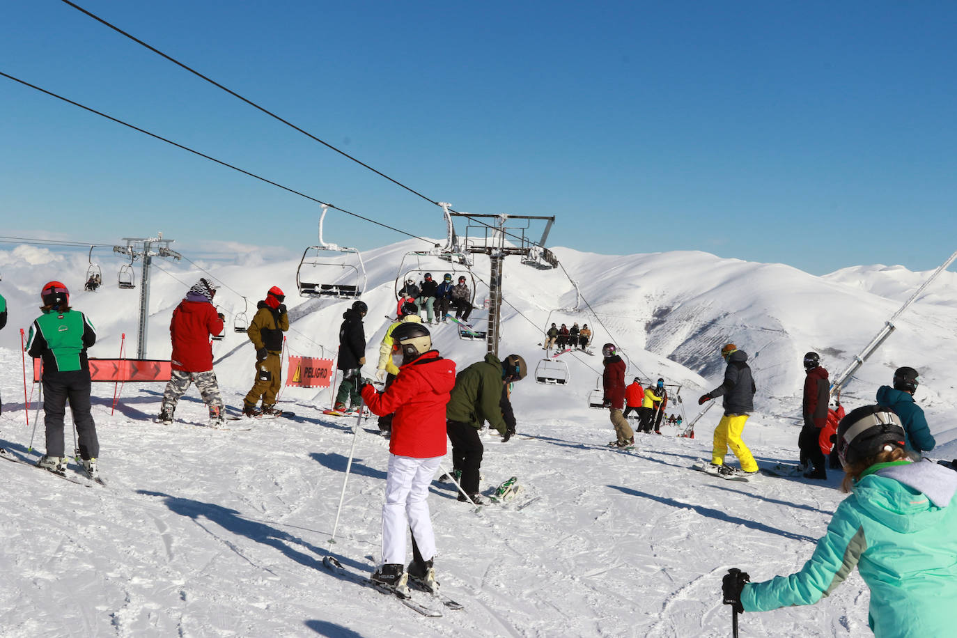 Gran afluencia en la estación de esquí en el Día de Reyes. Completó su aforo diario de 1.200 personas antes del mediodía