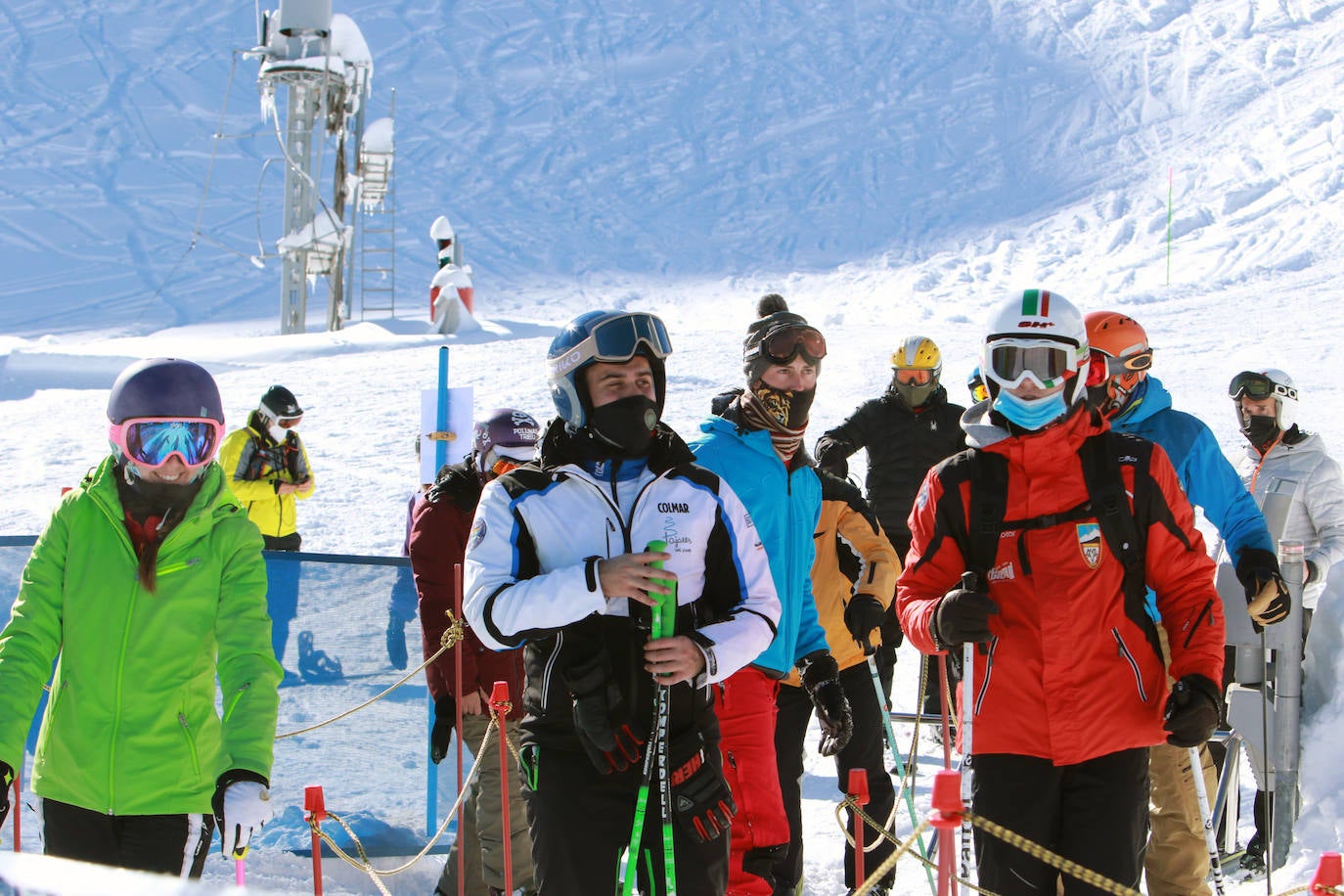 Gran afluencia en la estación de esquí en el Día de Reyes. Completó su aforo diario de 1.200 personas antes del mediodía