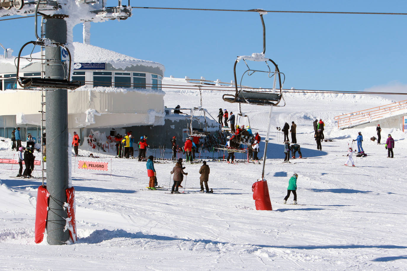 Gran afluencia en la estación de esquí en el Día de Reyes. Completó su aforo diario de 1.200 personas antes del mediodía