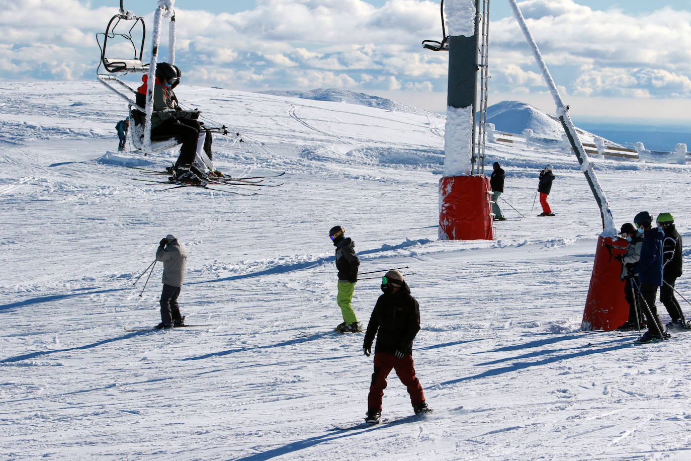 Gran afluencia en la estación de esquí en el Día de Reyes. Completó su aforo diario de 1.200 personas antes del mediodía