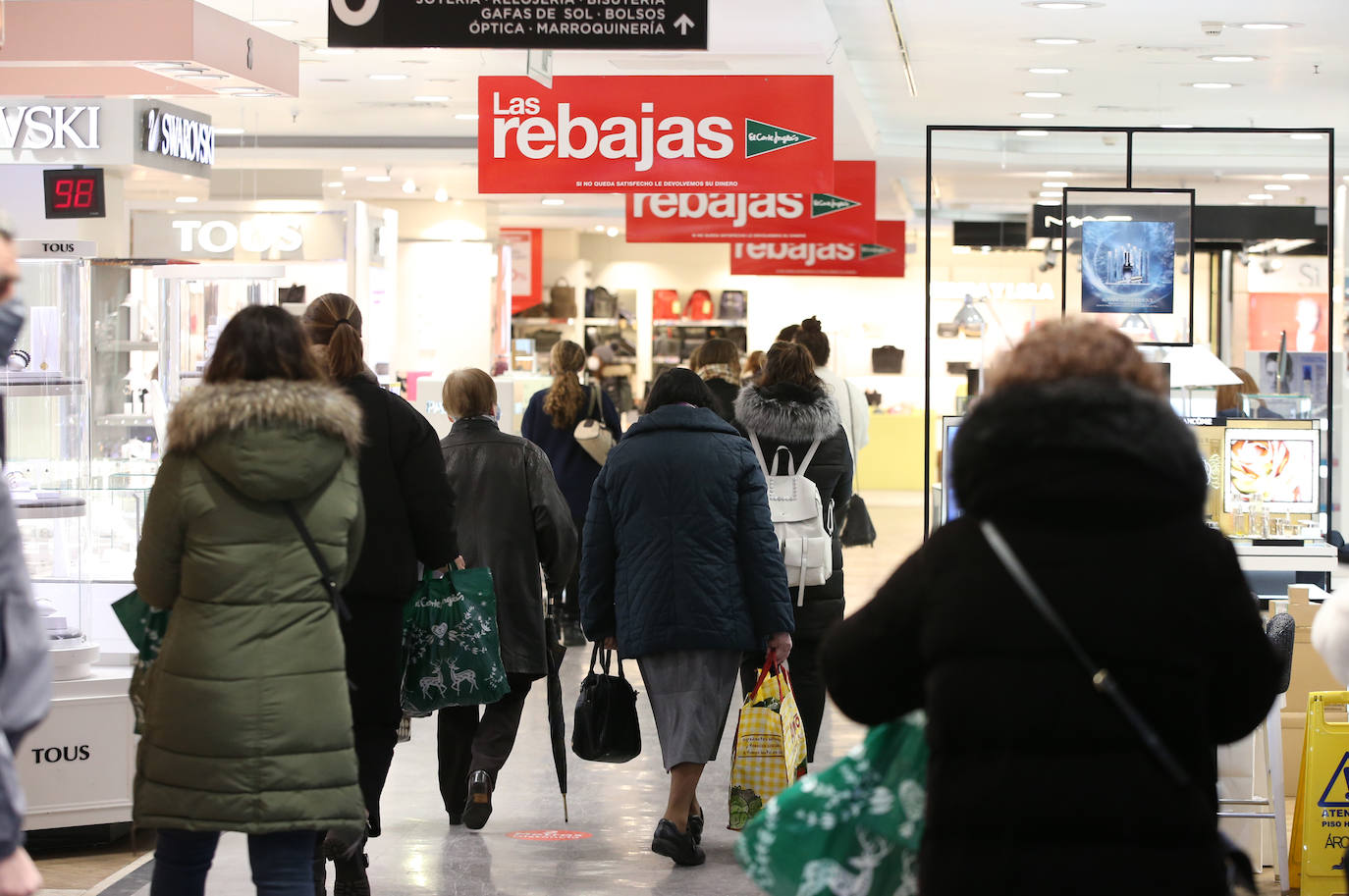 Enero comienza con rebajas en los comercios