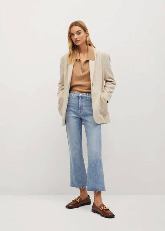 Jeans flare cropped de Mango, 22,99 euros.