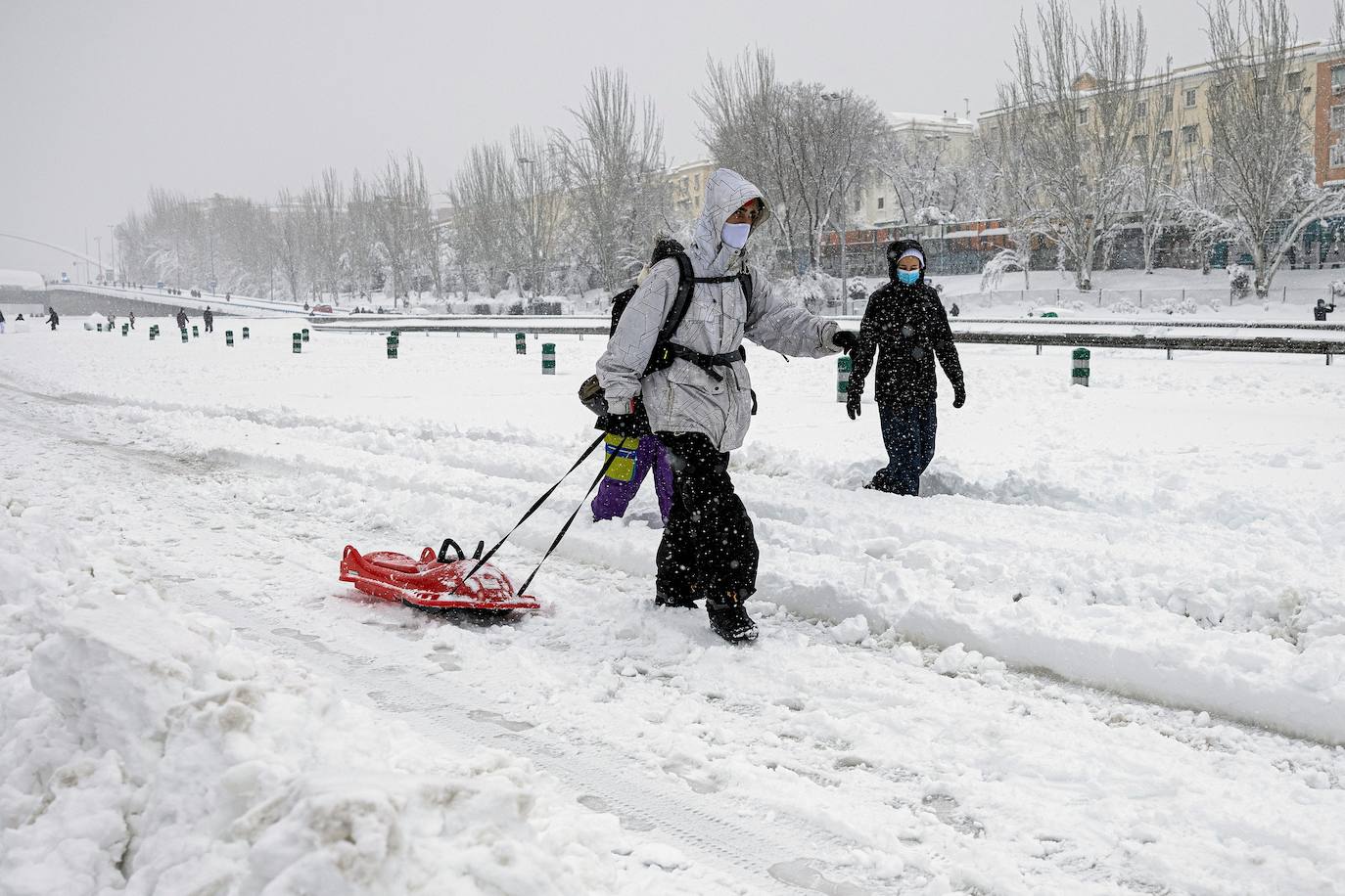El temporal está dejando impresionantes nevadas en todo el país, desde Asturias a Murcia, pasando por Madrid o Valencia. 