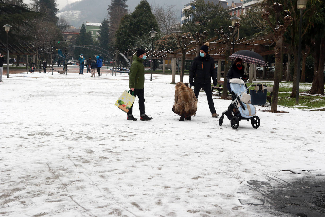 La borrasca deja nevadas y mucho frío en la región, que permanecerá en alerta todo el fin de semana.