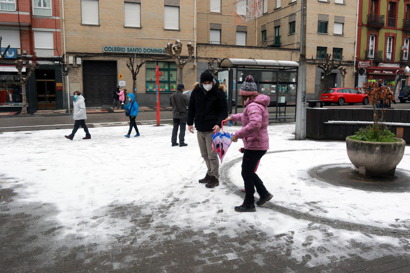 La borrasca deja nevadas y mucho frío en la región, que permanecerá en alerta todo el fin de semana.