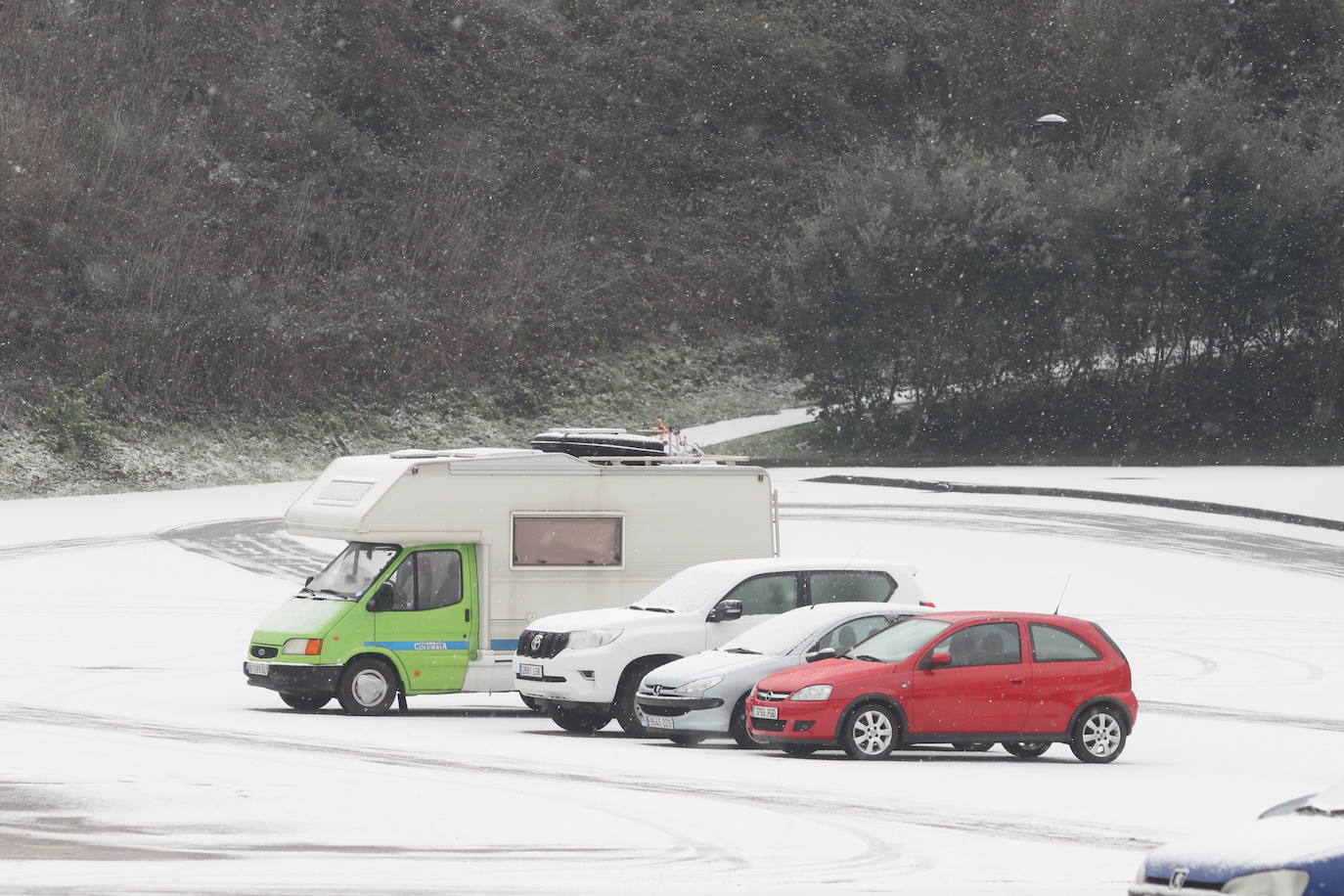 La borrasca deja nevadas y mucho frío en la región, que permanecerá en alerta todo el fin de semana.