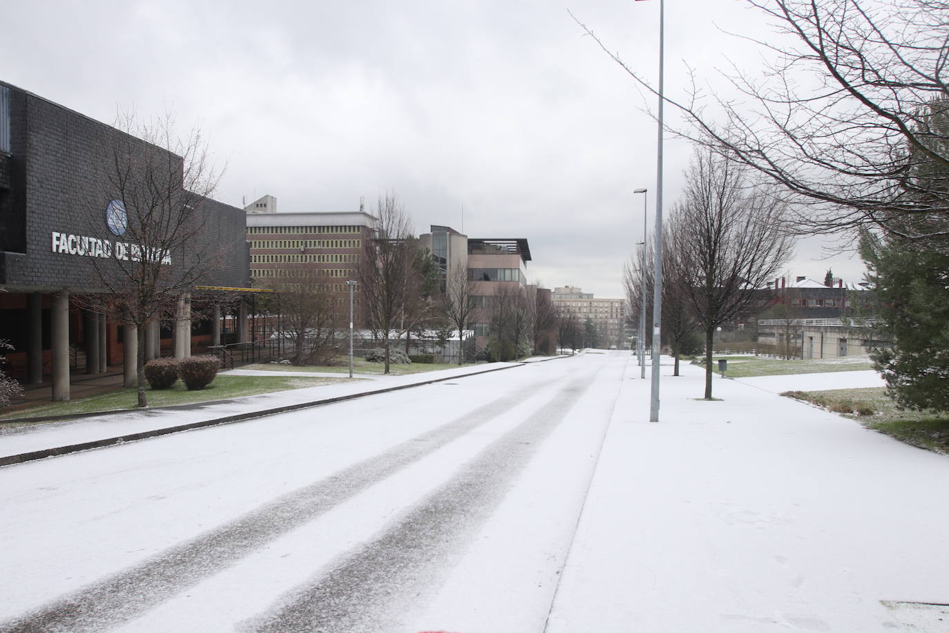 La borrasca deja nevadas y mucho frío en la región, que permanecerá en alerta todo el fin de semana.