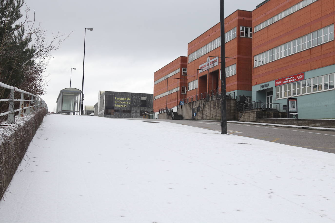 La borrasca deja nevadas y mucho frío en la región, que permanecerá en alerta todo el fin de semana.