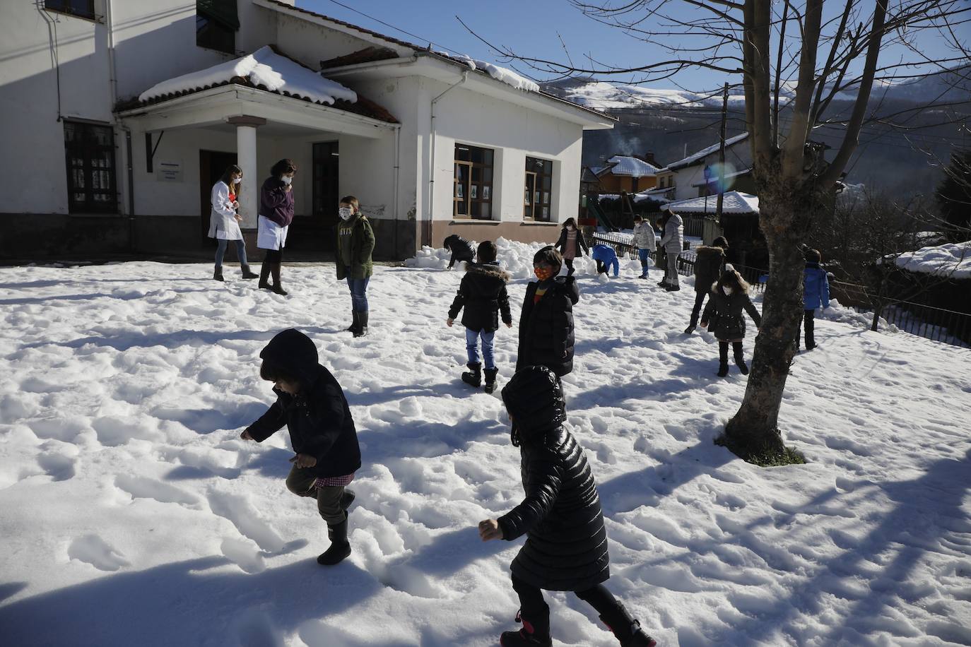 Todas las rutas de transporte escolar también volverán a funcionar en la región ante la mejora del temporal