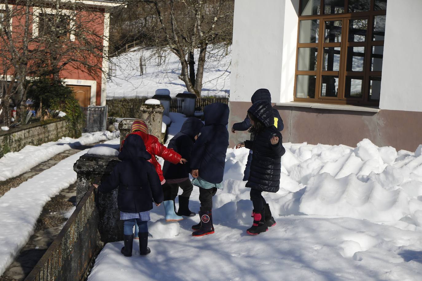 Todas las rutas de transporte escolar también volverán a funcionar en la región ante la mejora del temporal