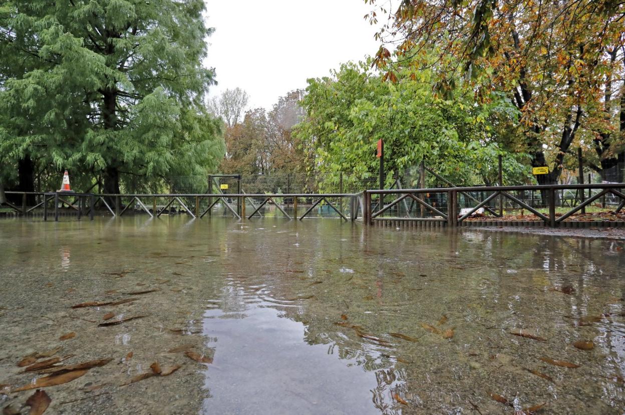 El parque de Isabel la Católica, El Molinón y el recinto ferial se mantienen entre las zonas de riesgo. 