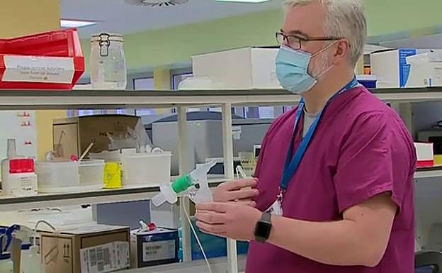 Así es el nuevo tratamiento esperanzador contra la covid aplicado en Reino Unido