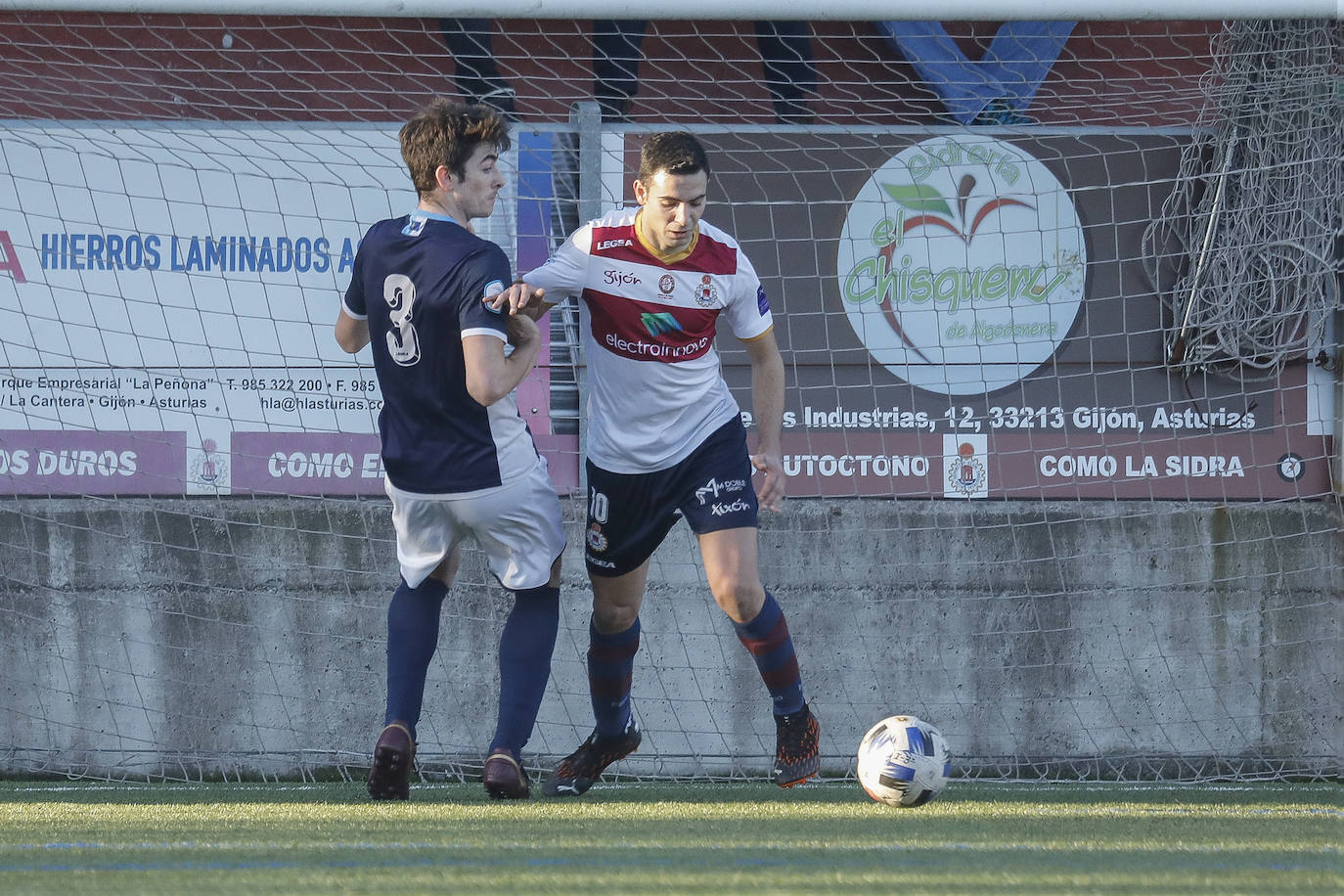 Fotos: Las mejores imágenes del partido entre el UD Gijón Industrial - CD Vallobín